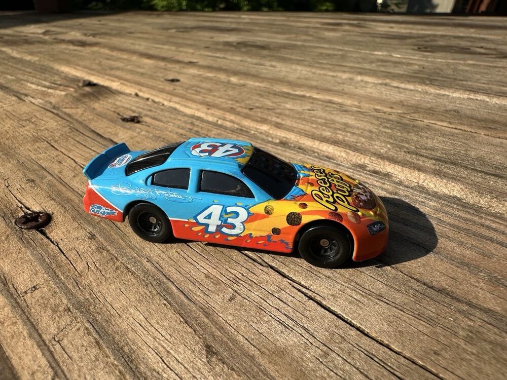 2008 REESES PUFFS #43 RICHARD PETTY BLUE ORANGE 1:64 DIECAST 3" NASCAR RACE CAR